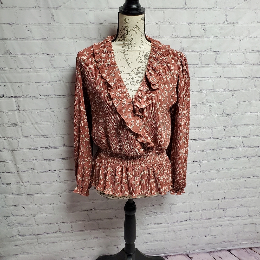 NWOT Dry Goods MINE deep V. top. Medium. 794